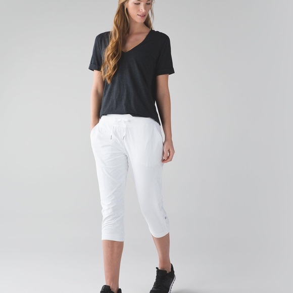 Lululemon lined studio crop